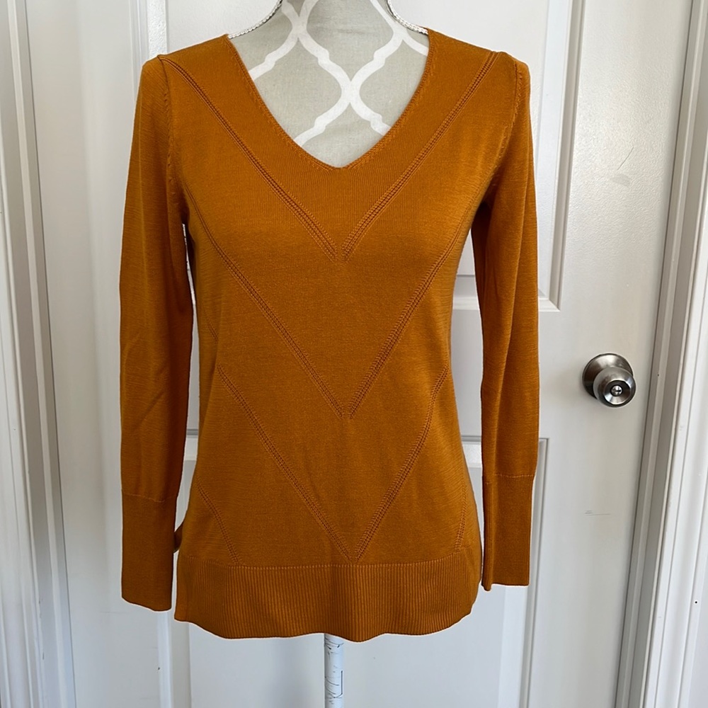 Banana Republic mustard ightweight knit sweater size xs